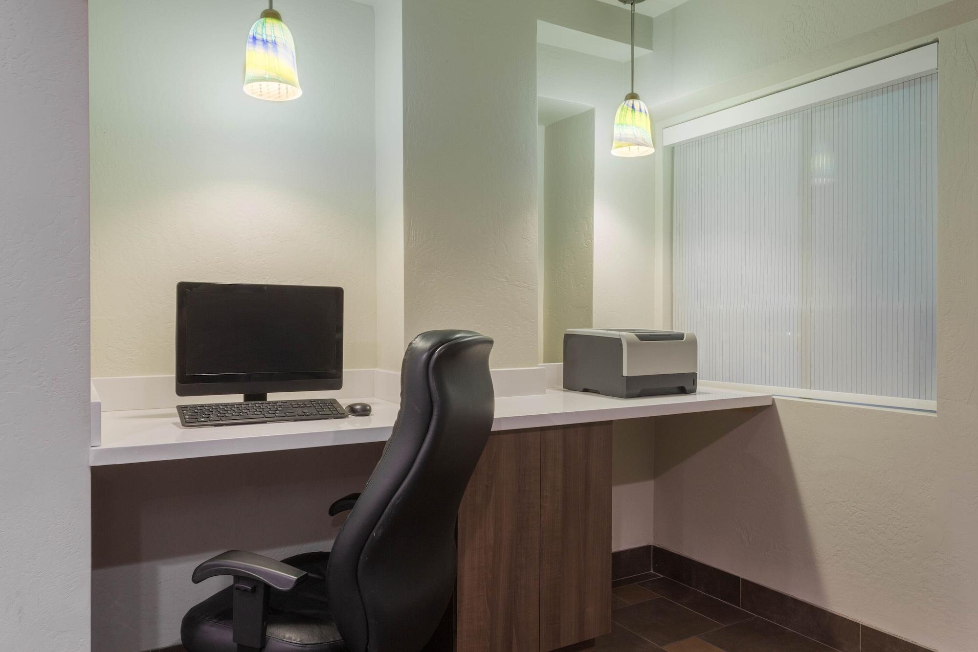 Centro de Negocios Days Inn by Wyndham Fremont