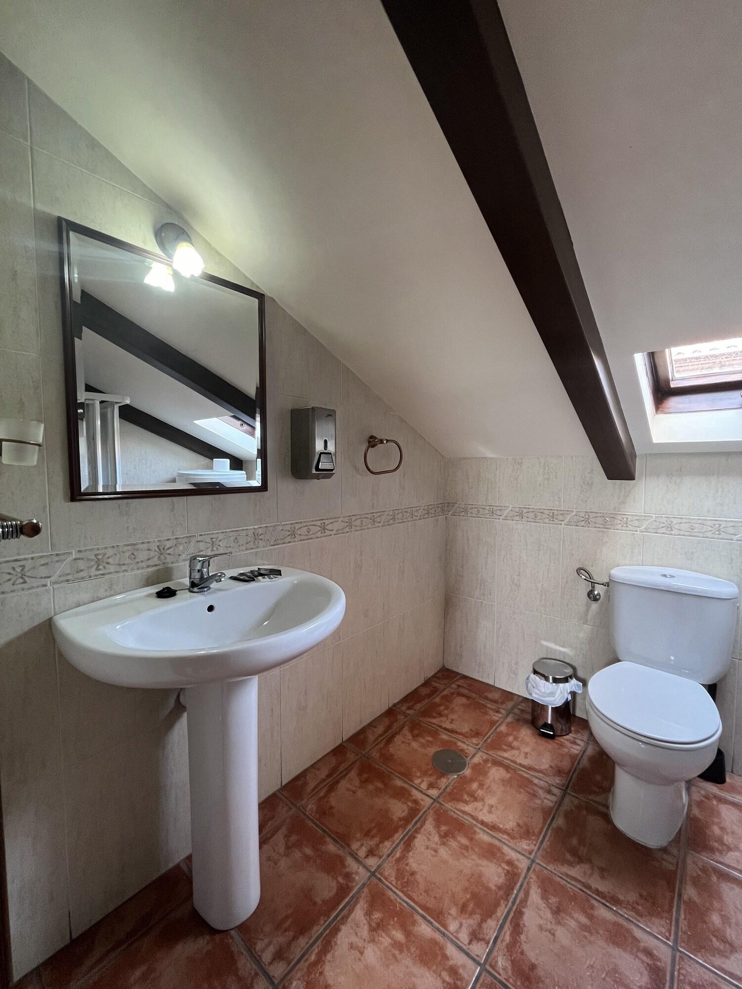 Equipamiento de Habitación HOSTAL CORPER NAVALCARNERO