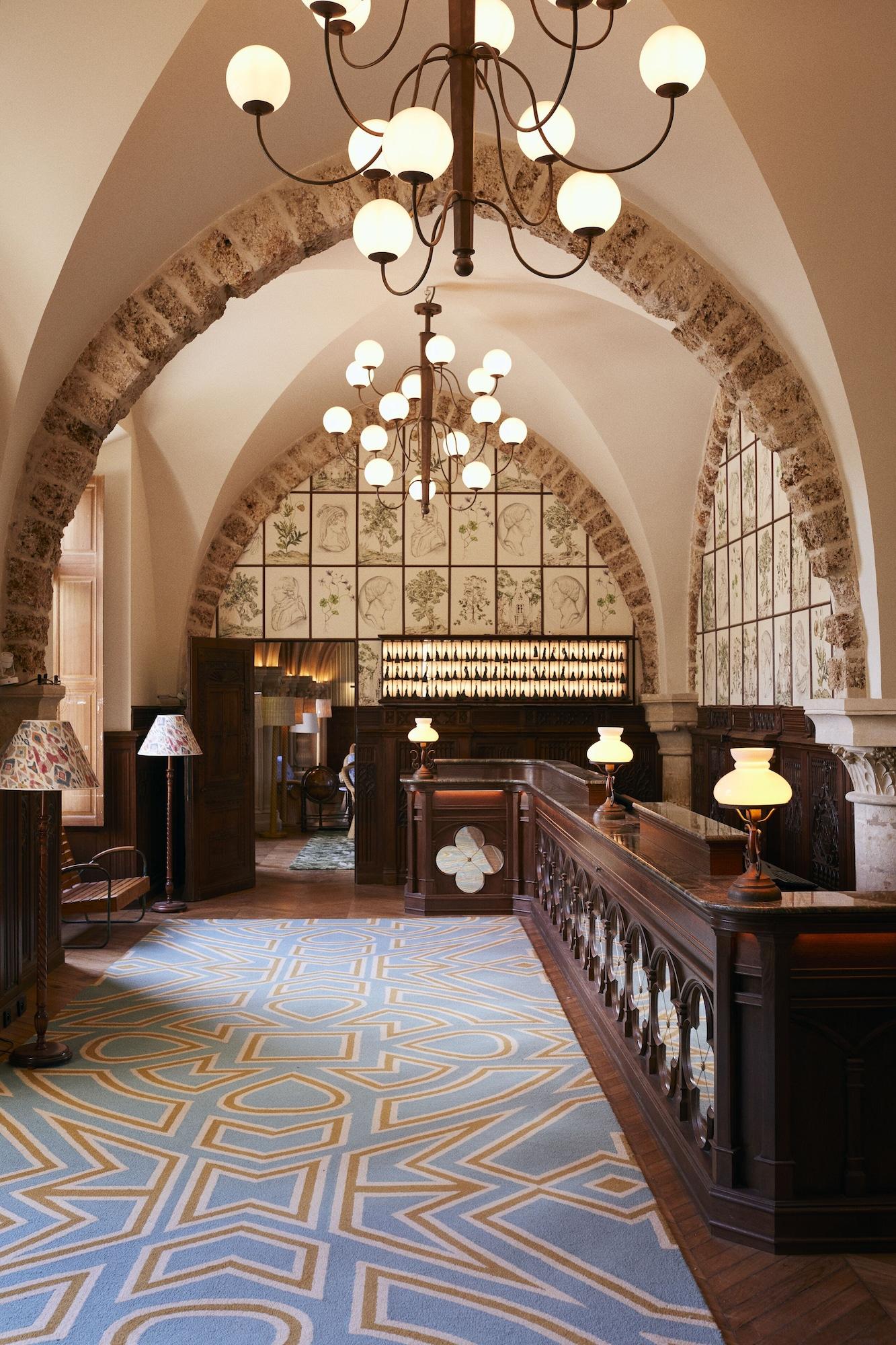 Vista Lobby Abbaye des Vaux De Cernay, a Paris Society Collection hotel