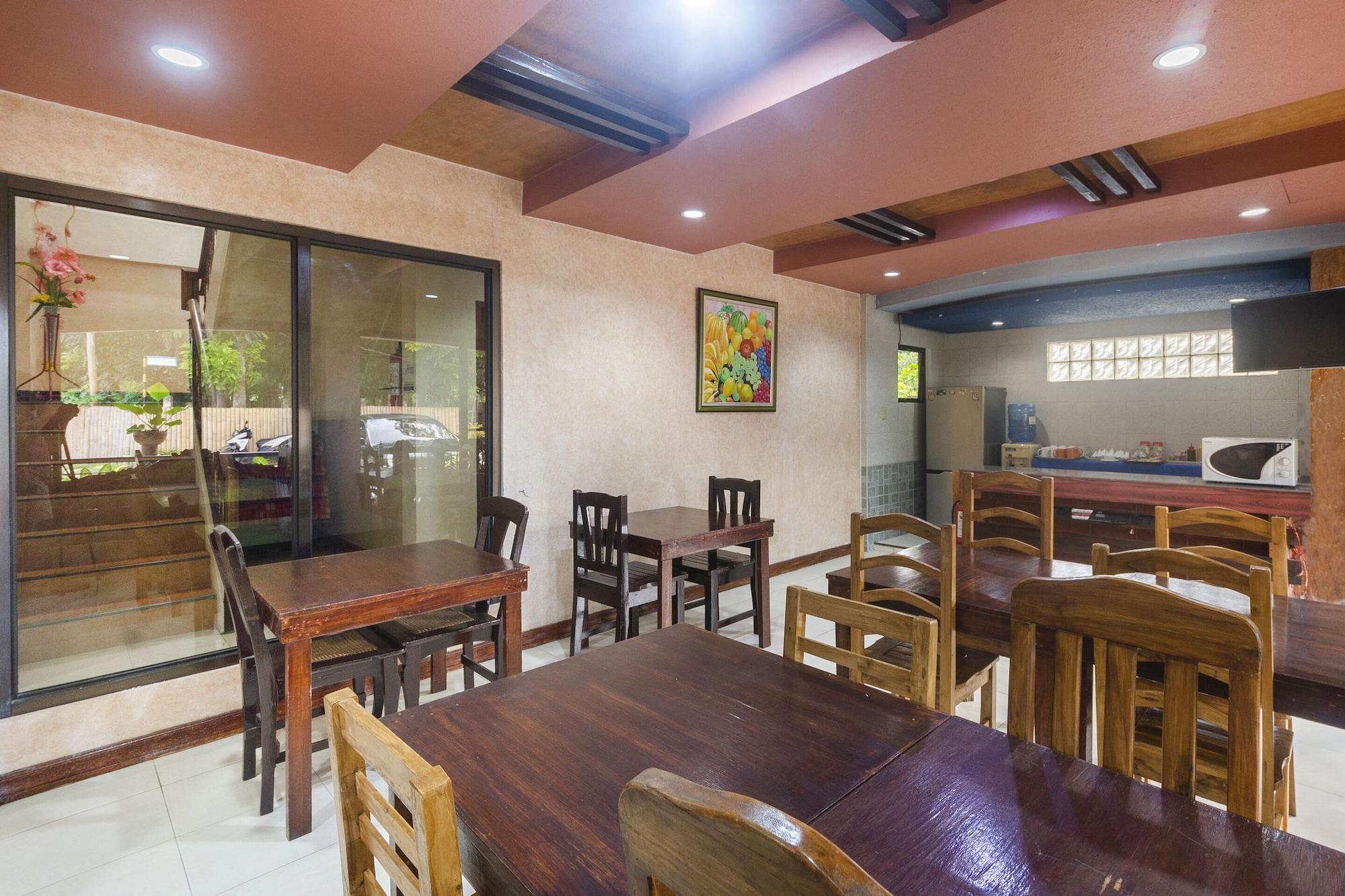 Vista Lobby OYO 426 Coco Grove Tourist Inn