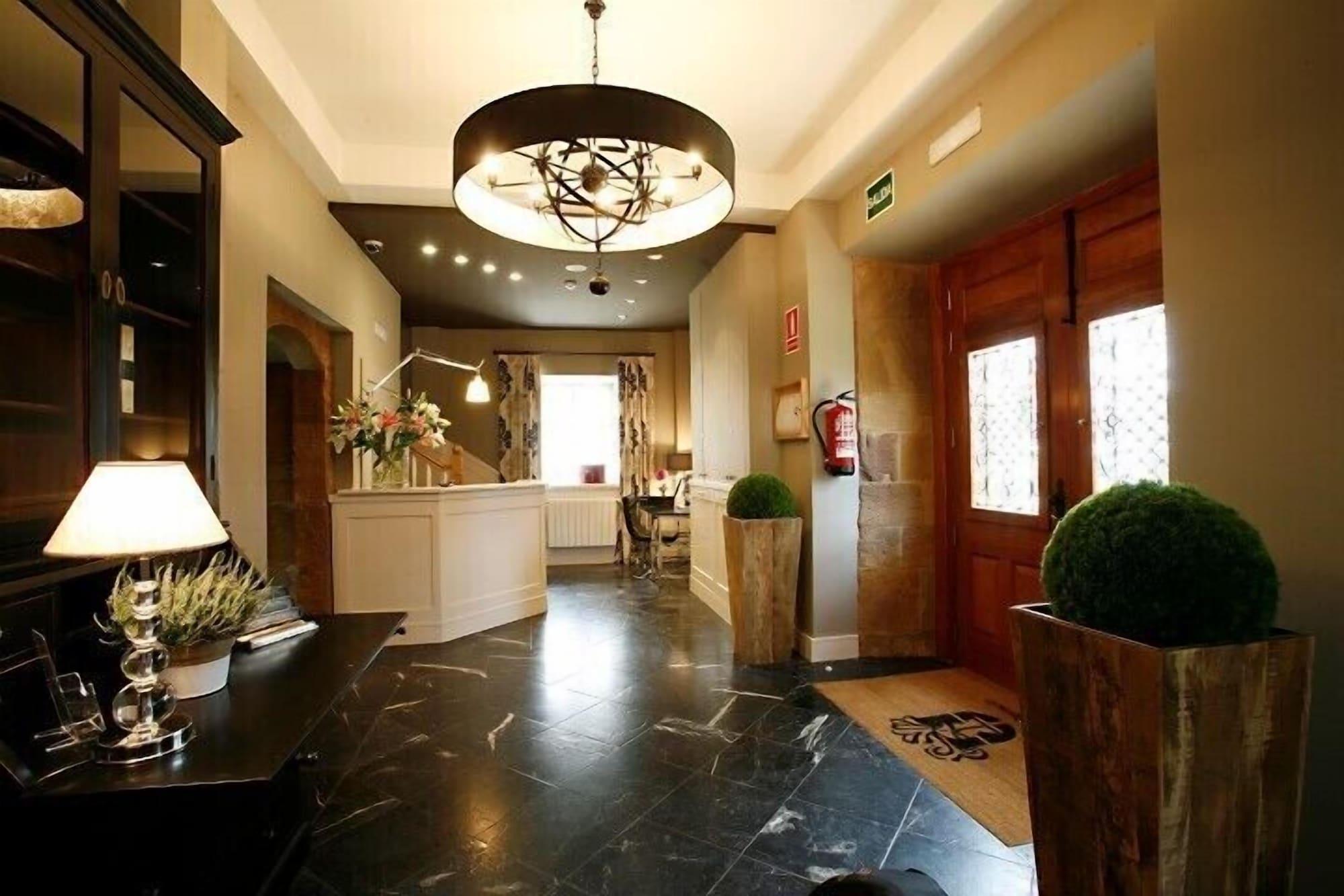 Vista Lobby Hotel Palacio Muñatones