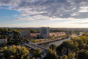 Alojamiento - DoubleTree by Hilton Altay Fuyun