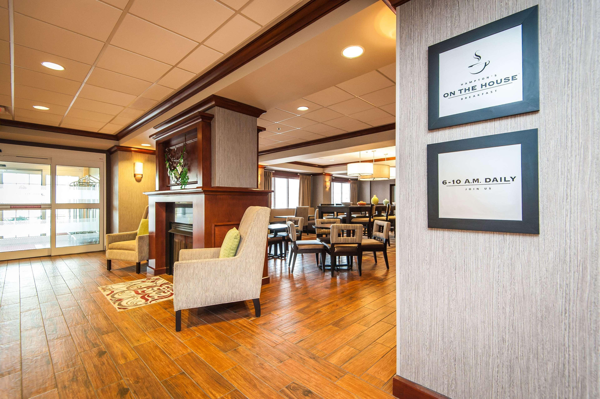 Vista Lobby Hampton Inn South Kingstown - Newport Area