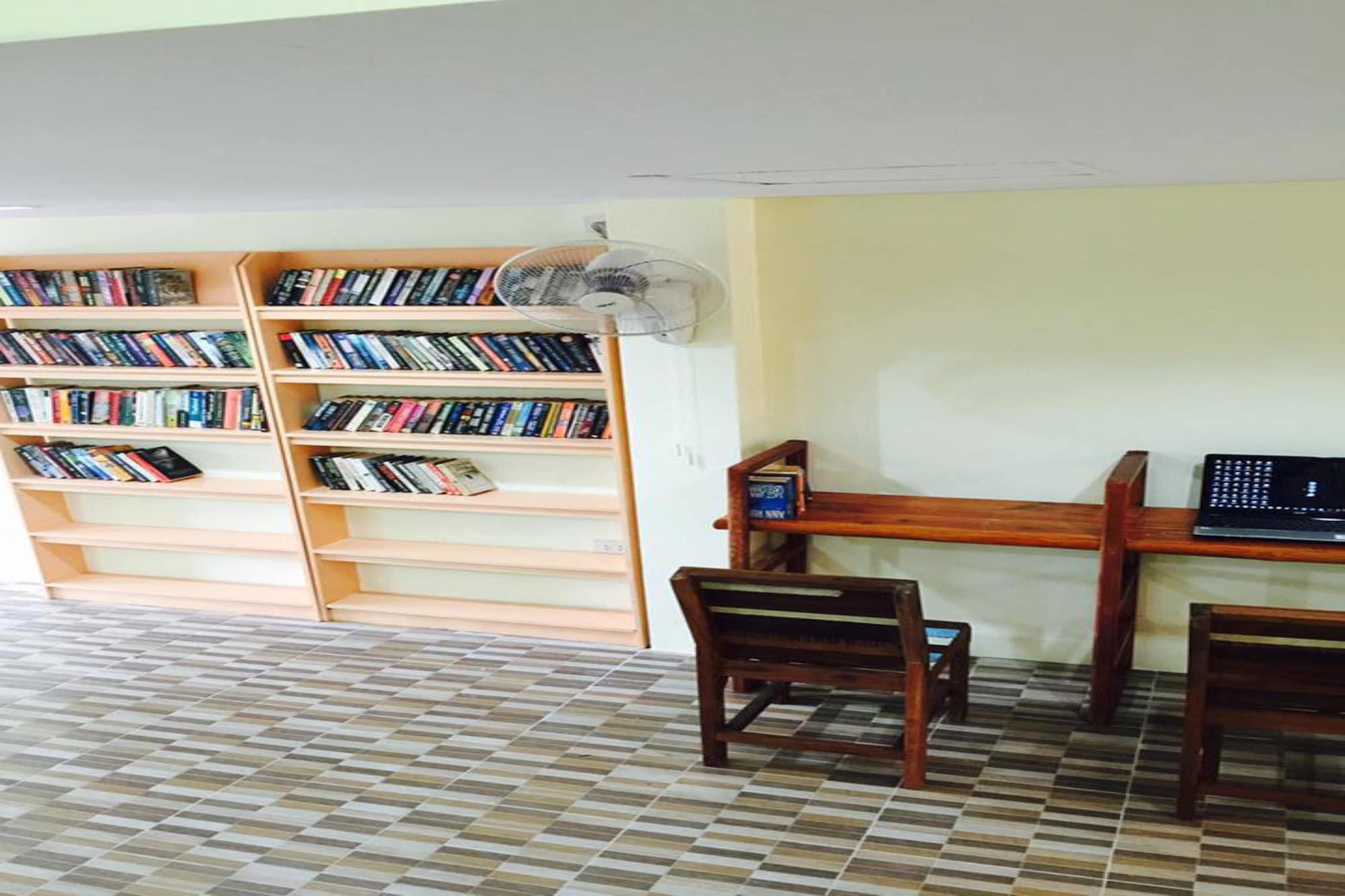 Instalaciones Recreativas Phangan Barsay Hostel