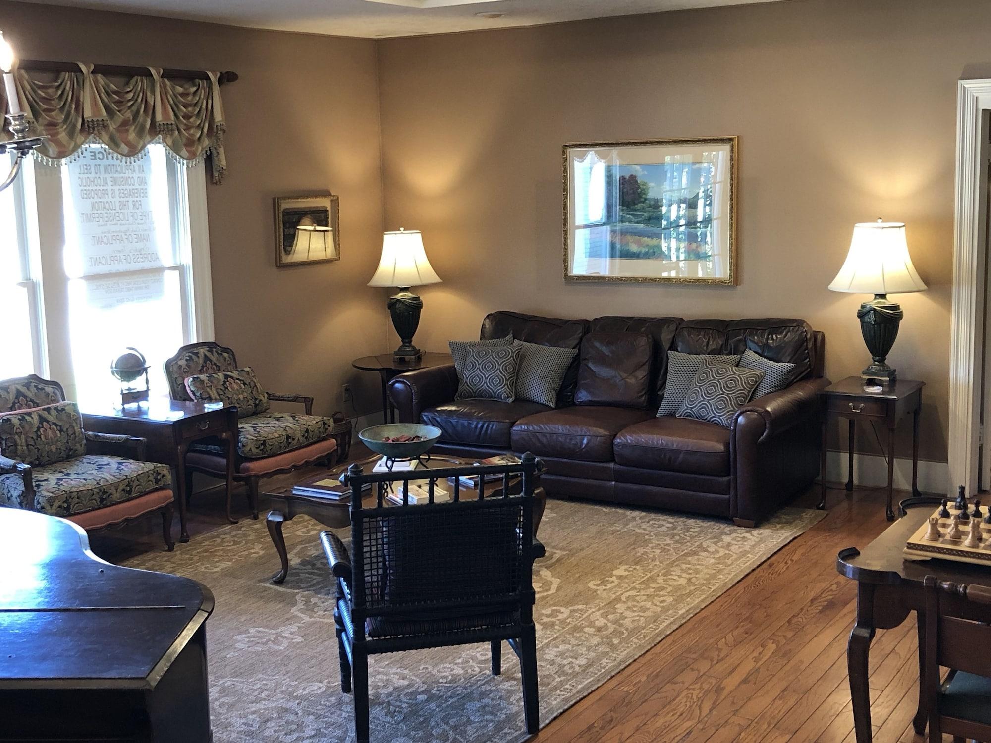 Vista Lobby Inn On The River