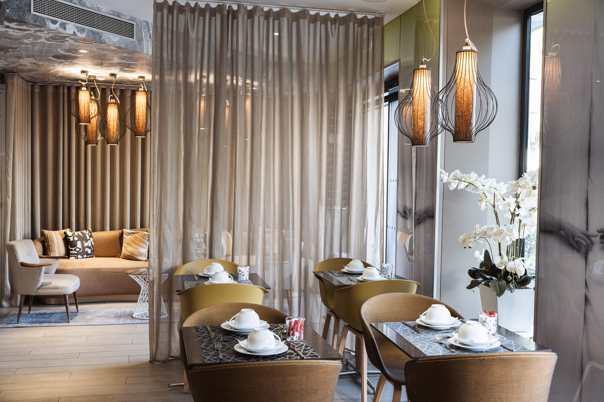 Vista Lobby Hôtel Eiffel Segur