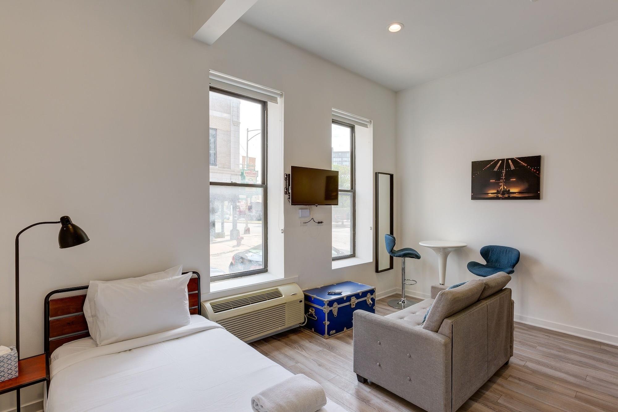 Varios Hot Property Near The Hot West Loop - 747 Lofts Cabin 103 by RedAwning
