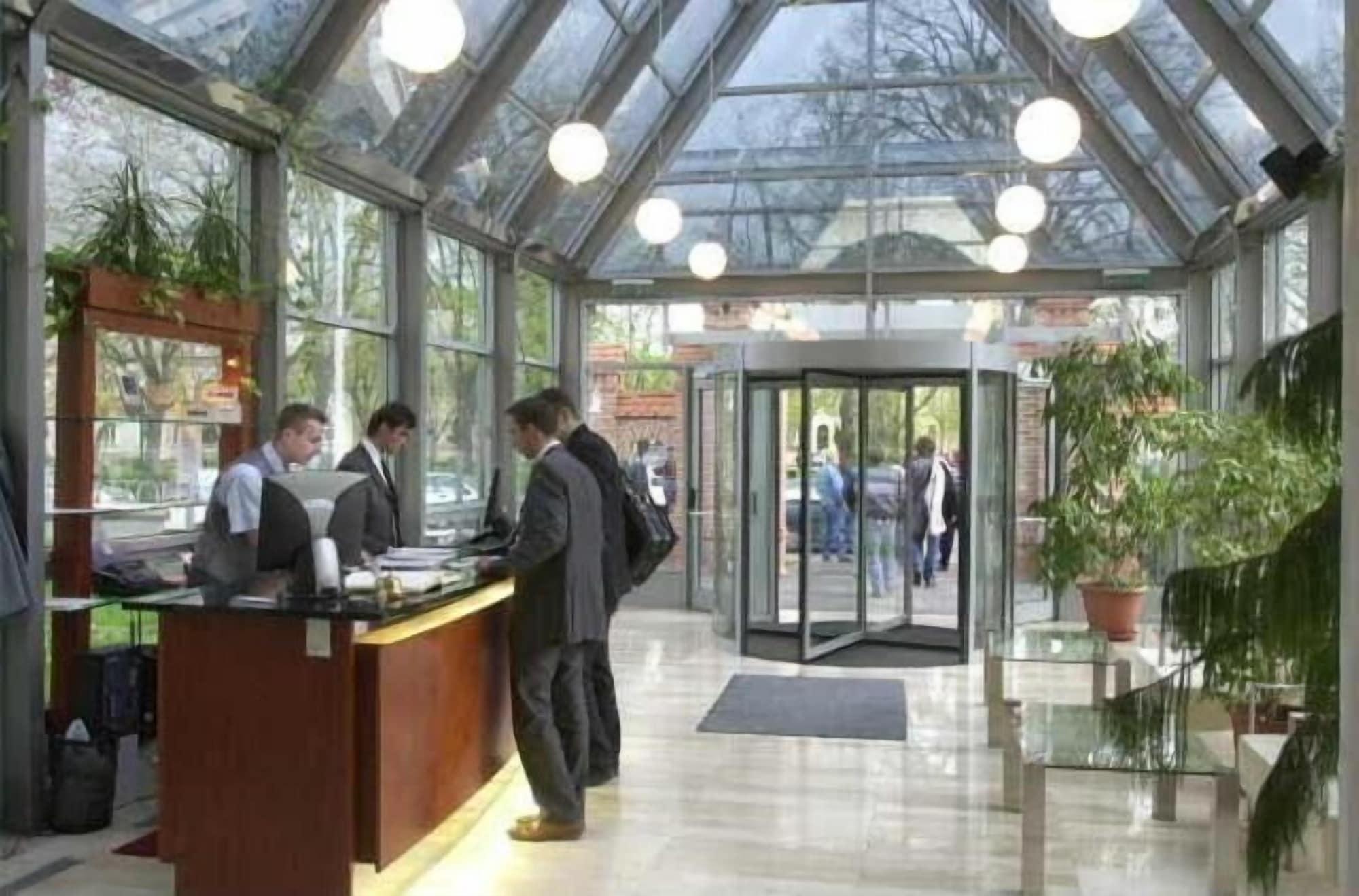 Vista Lobby City Partner Park Hotel Pelikan