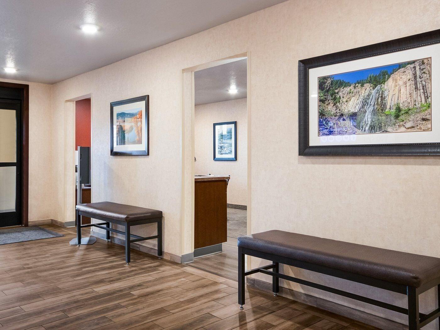Vista Lobby Midtown Suites-Greenville