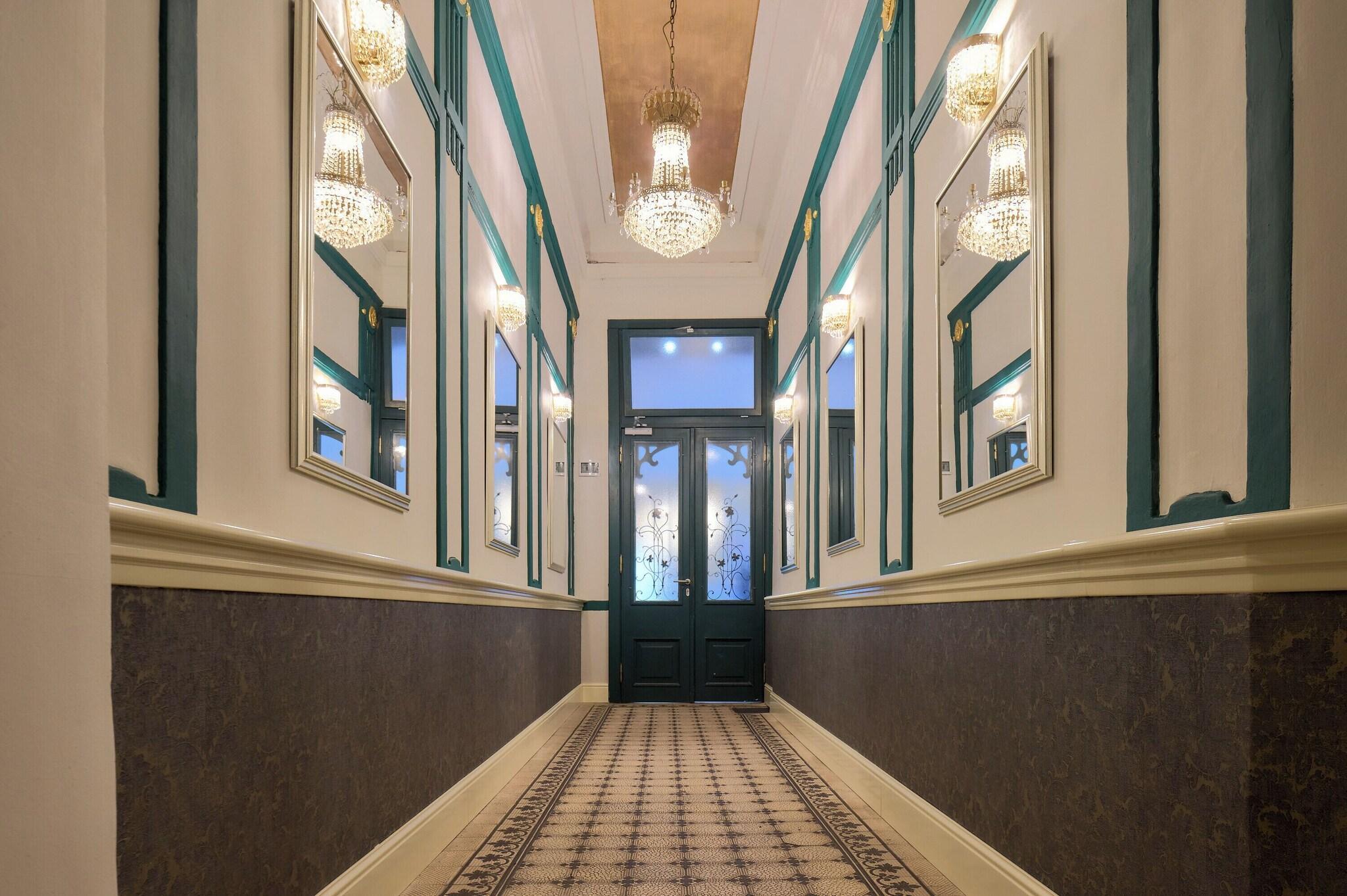 Vista Lobby Piazza Heritage Hotel