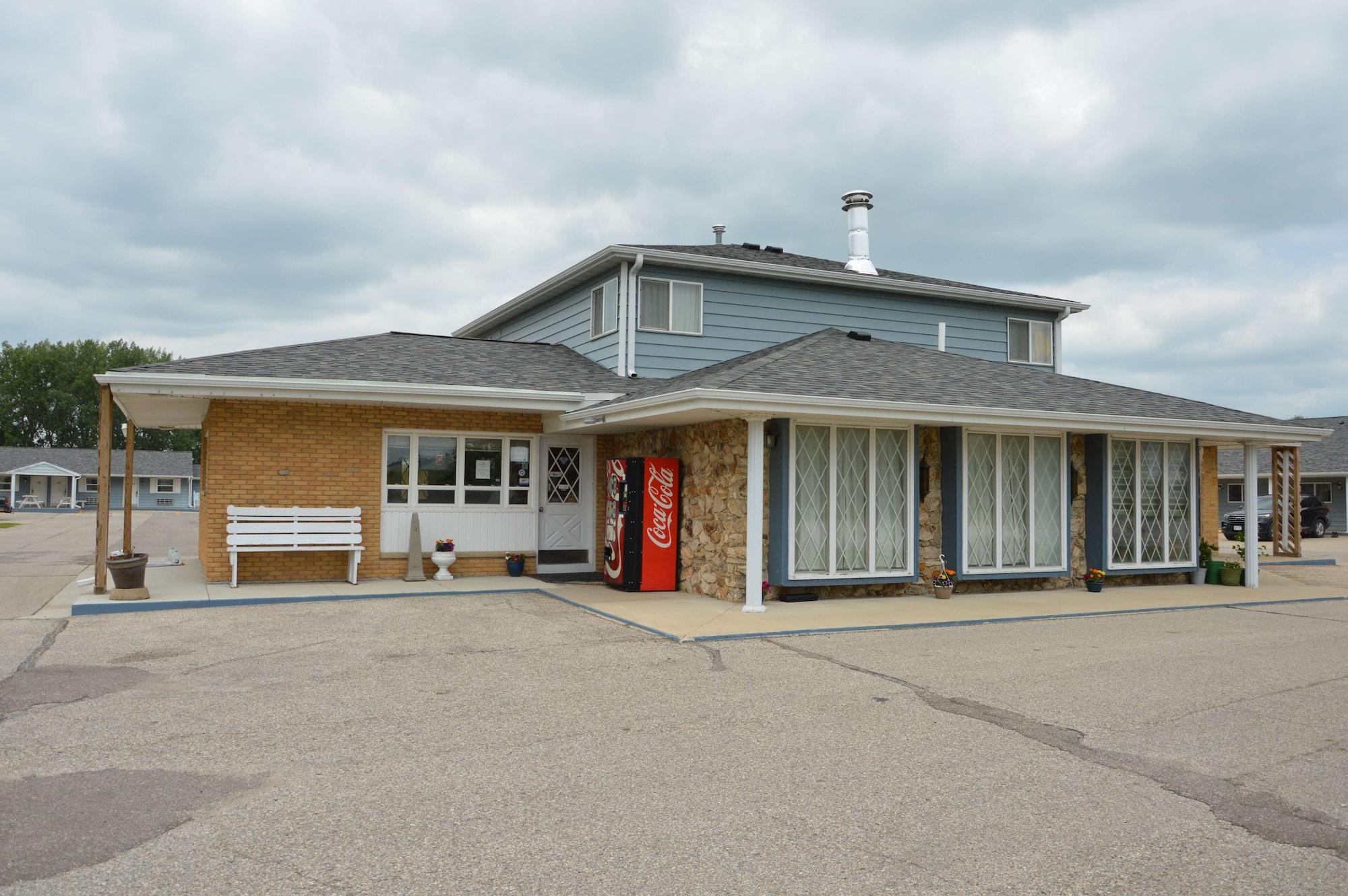 Vista Exterior Americas Best Value Inn Suburban Motel