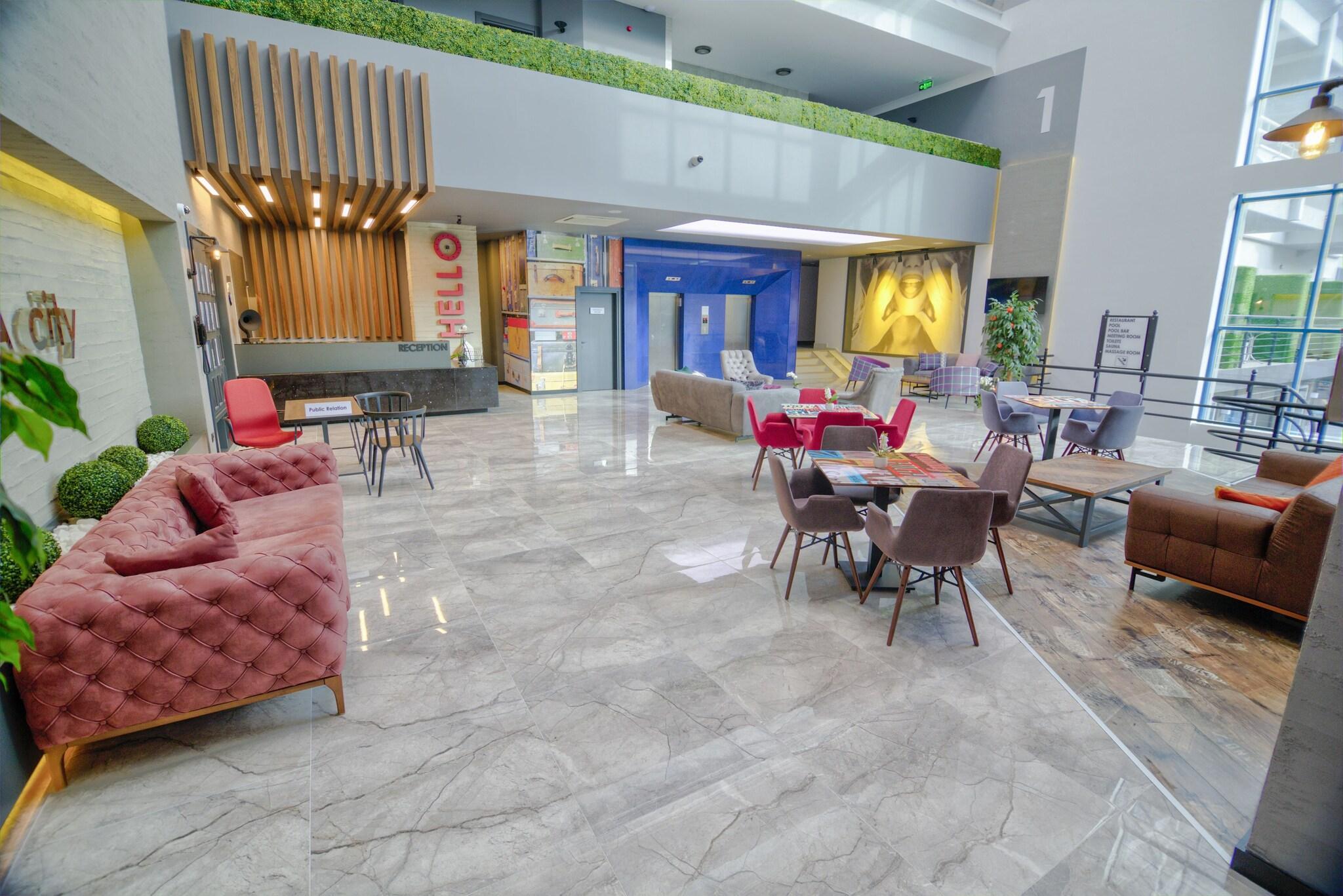 Vista Lobby Ramira City Hotel - Adults Only