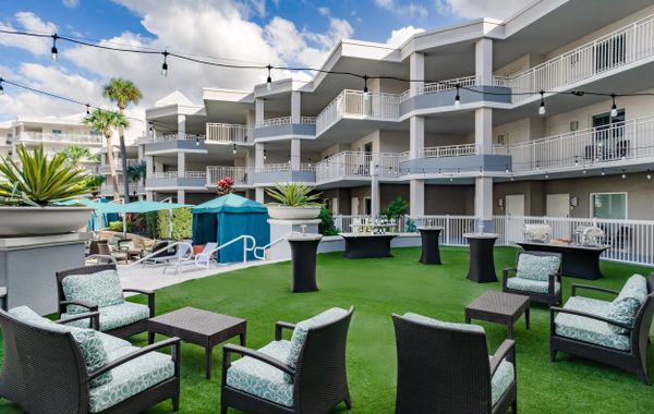 Embassy Suites by Hilton Orlando Lake Buena Vista Resort - Hoteles cerca de Premium Outlets en Orlando