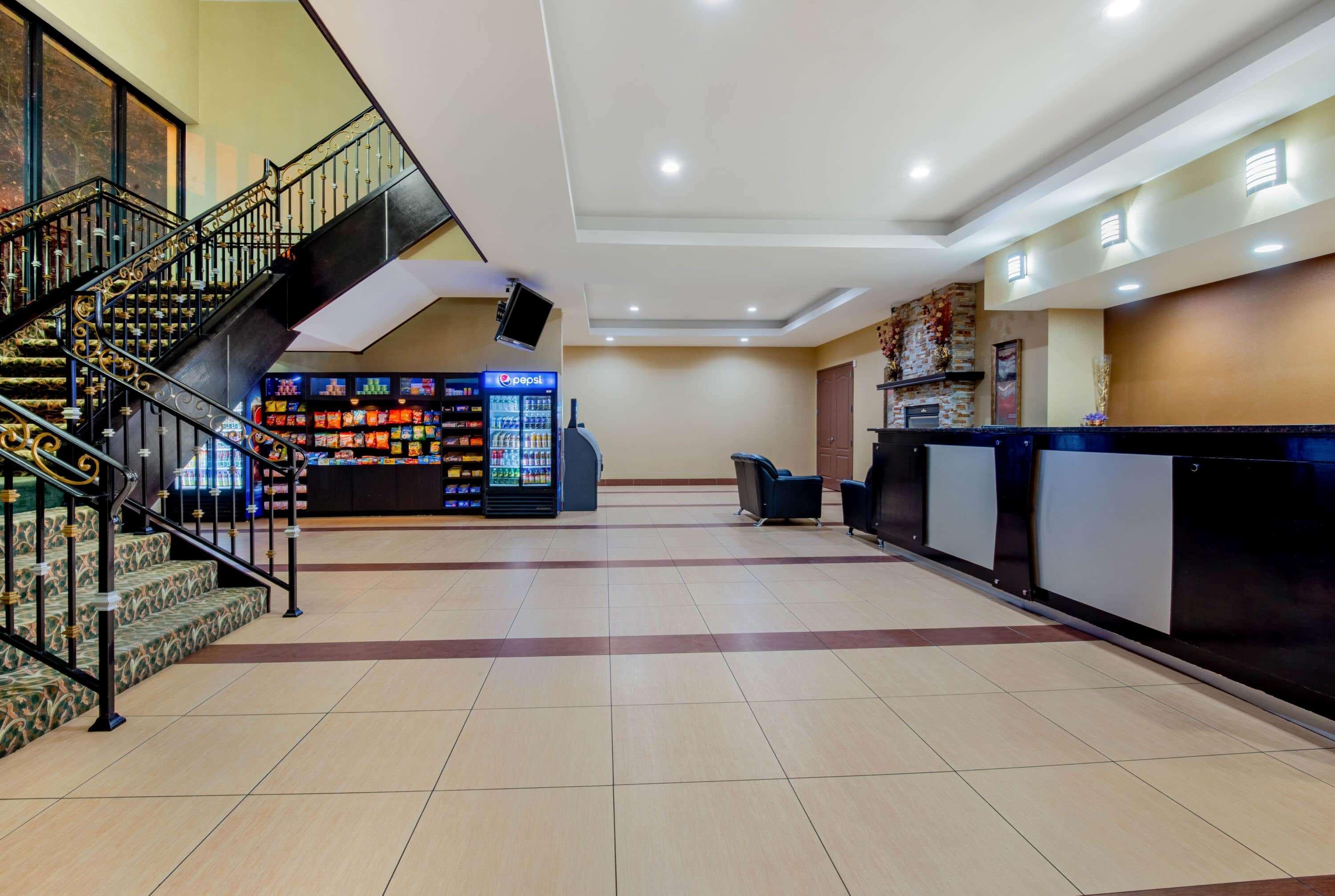 Vista Lobby La Quinta Inn & Suites West Long Branch