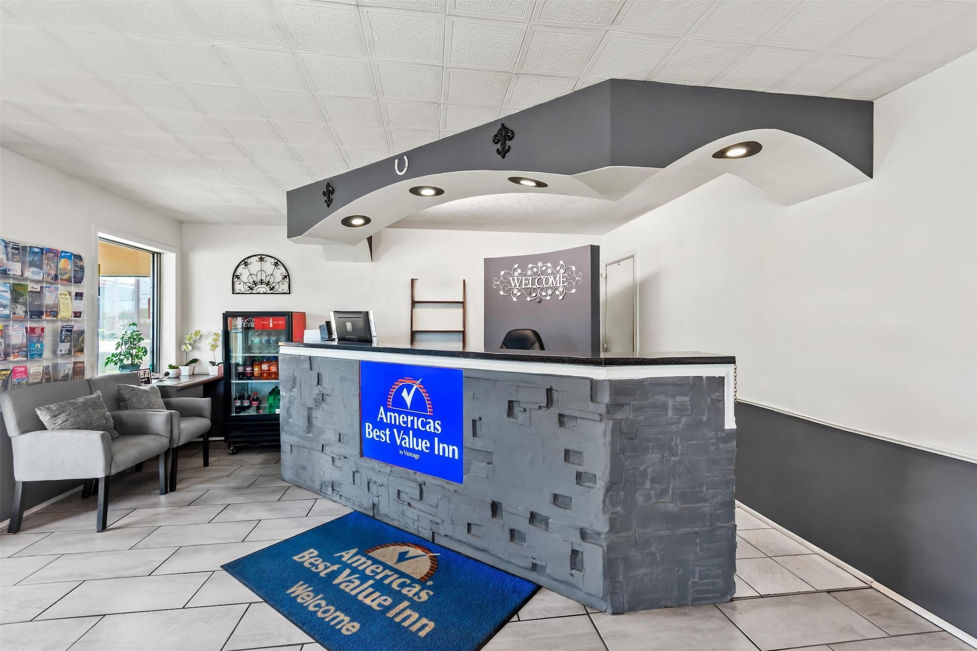 Vista Lobby Americas Best Value Inn & Suites Williamstown