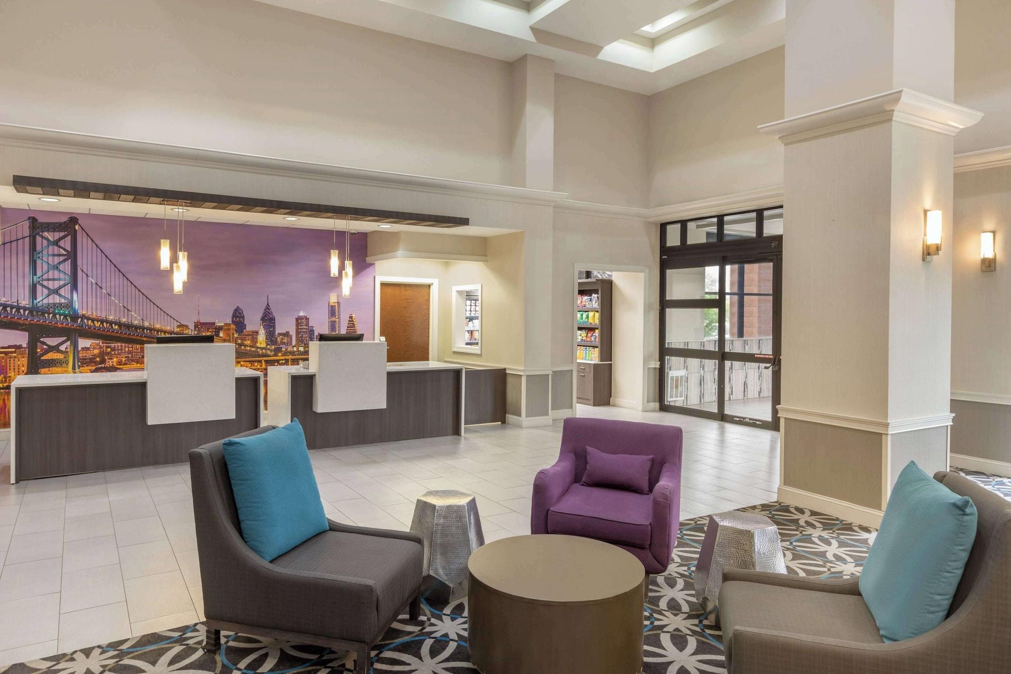 Vista Lobby La Quinta Inn & Suites by Wyndham Newark - Elkton