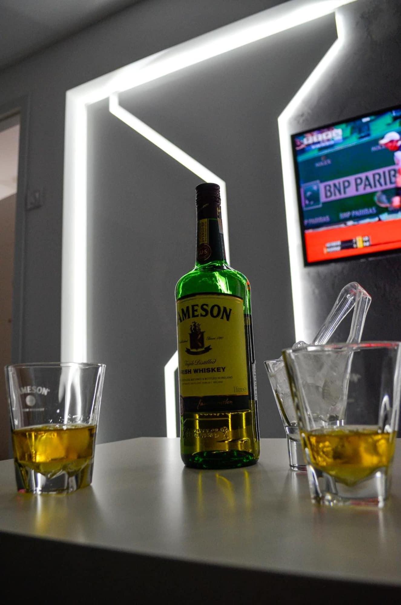 Bar/Salón Good Night