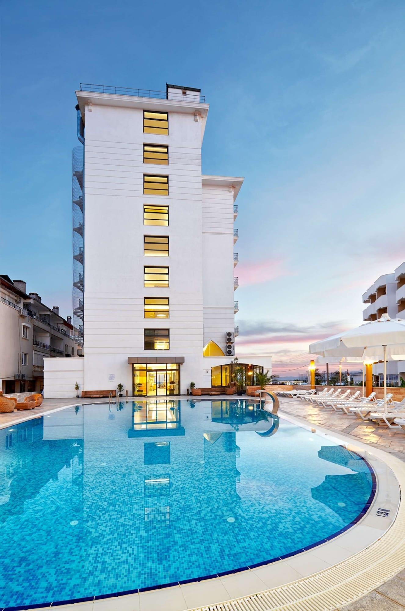 Vista Exterior Ayvalik Cinar Hotel