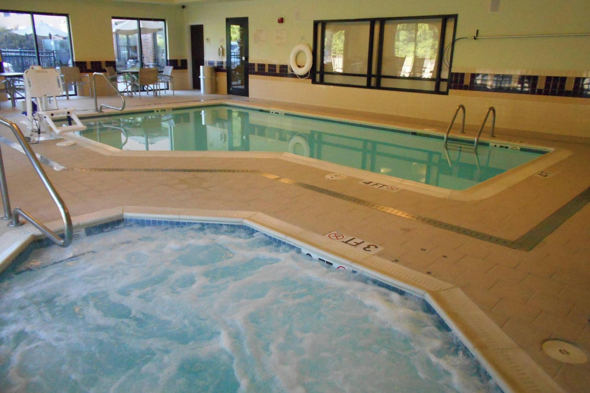 Vista Piscina Springhill Suites by Marriott Morgantown