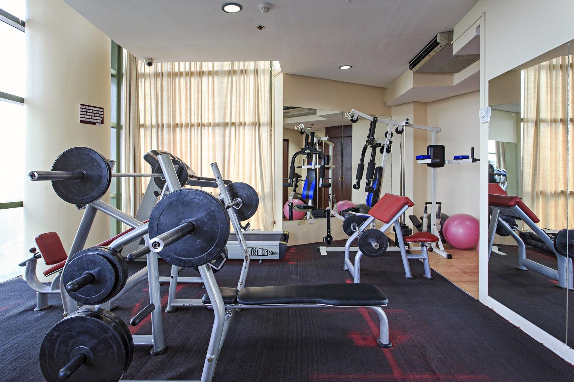 Gimnasio Sarrosa International Hotel and Residential Suites