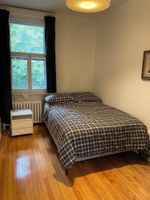 Alquiler Vacacional - Charming 3+bed family home with garage and garden in quiet leafy Outremont