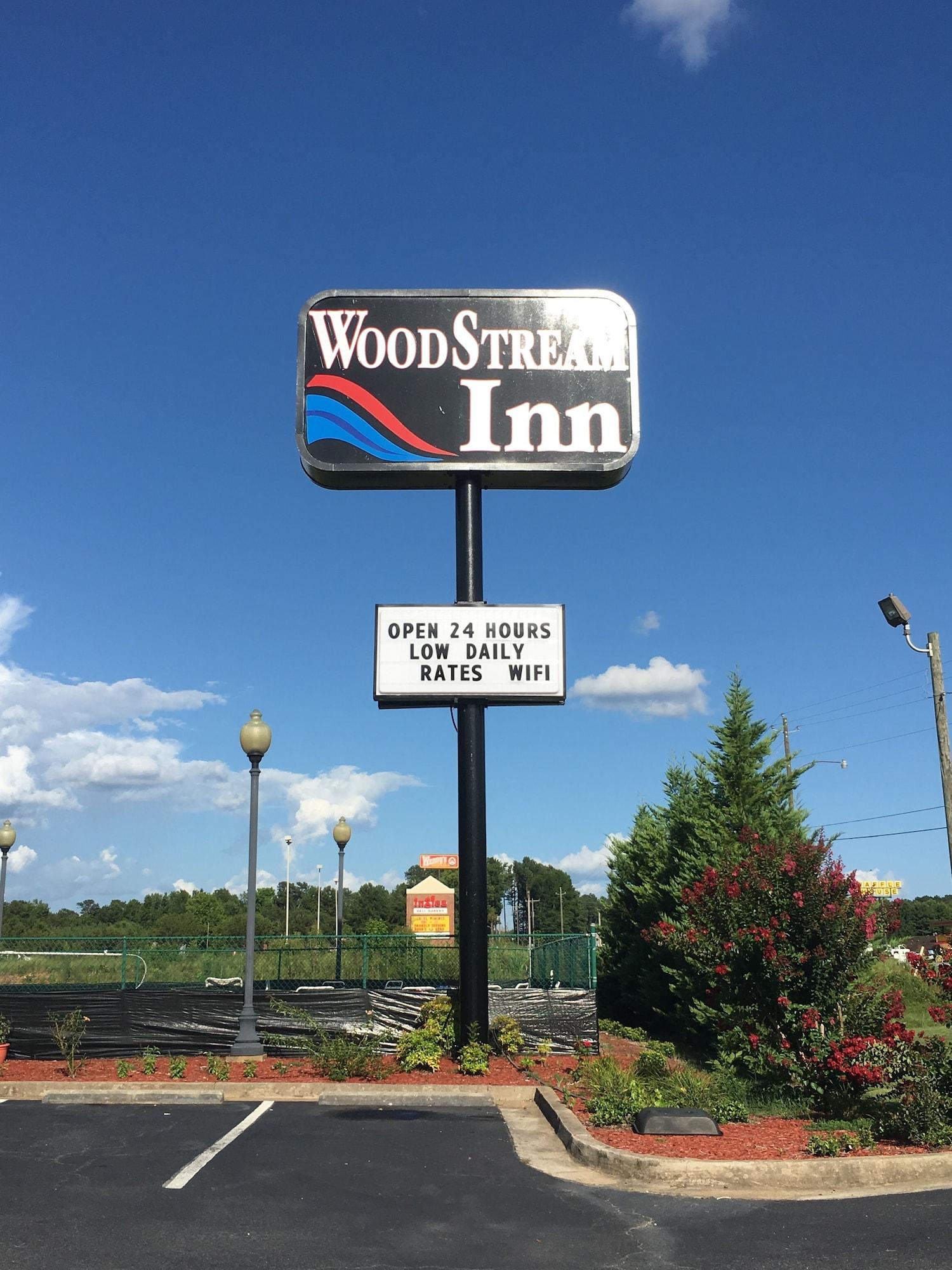 Varios Woodstream Inn