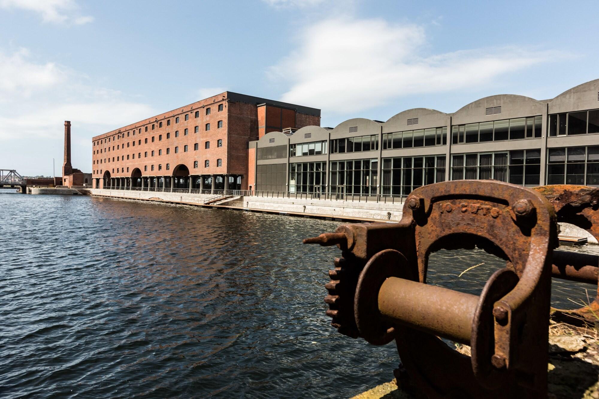 Vista Exterior Titanic Hotel Liverpool