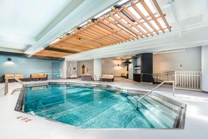 Alojamiento - Embassy Suites by Hilton Indianapolis Downtown