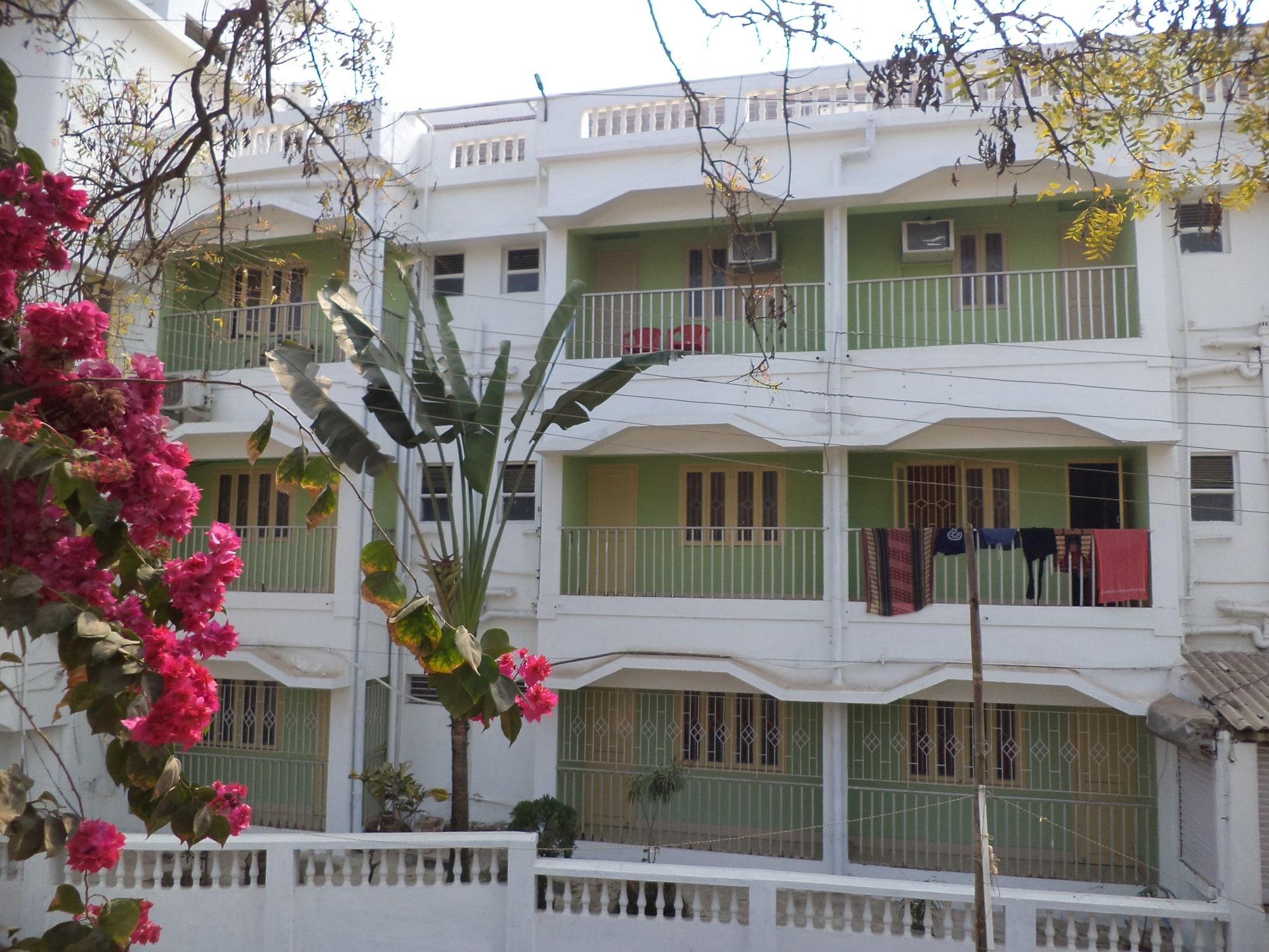 Varios Hotel Purnima