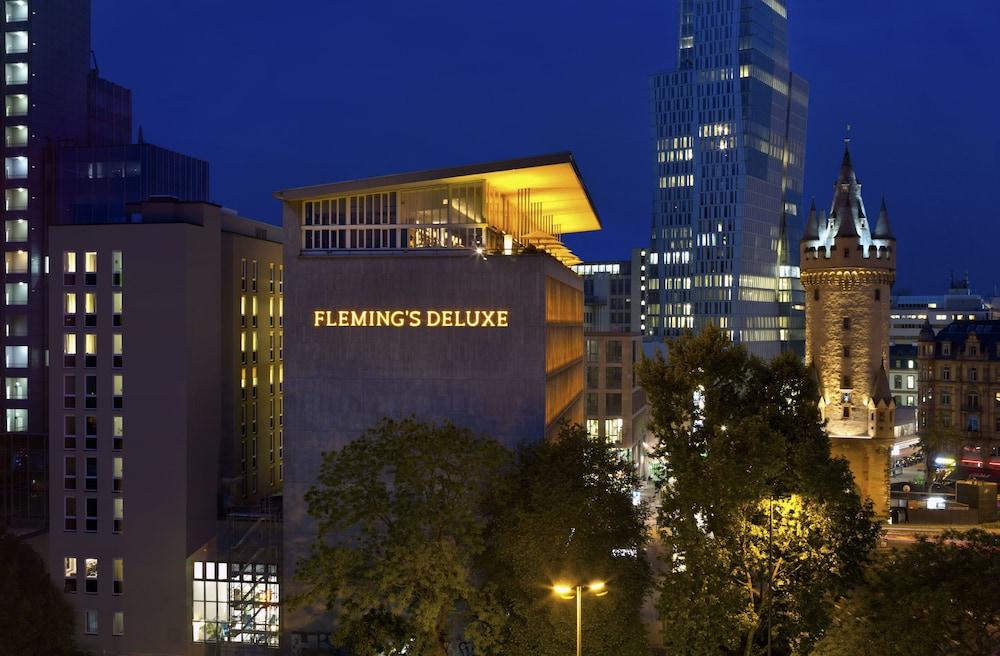 Vista da fachada Fleming's Deluxe Hotel Frankfurt-City