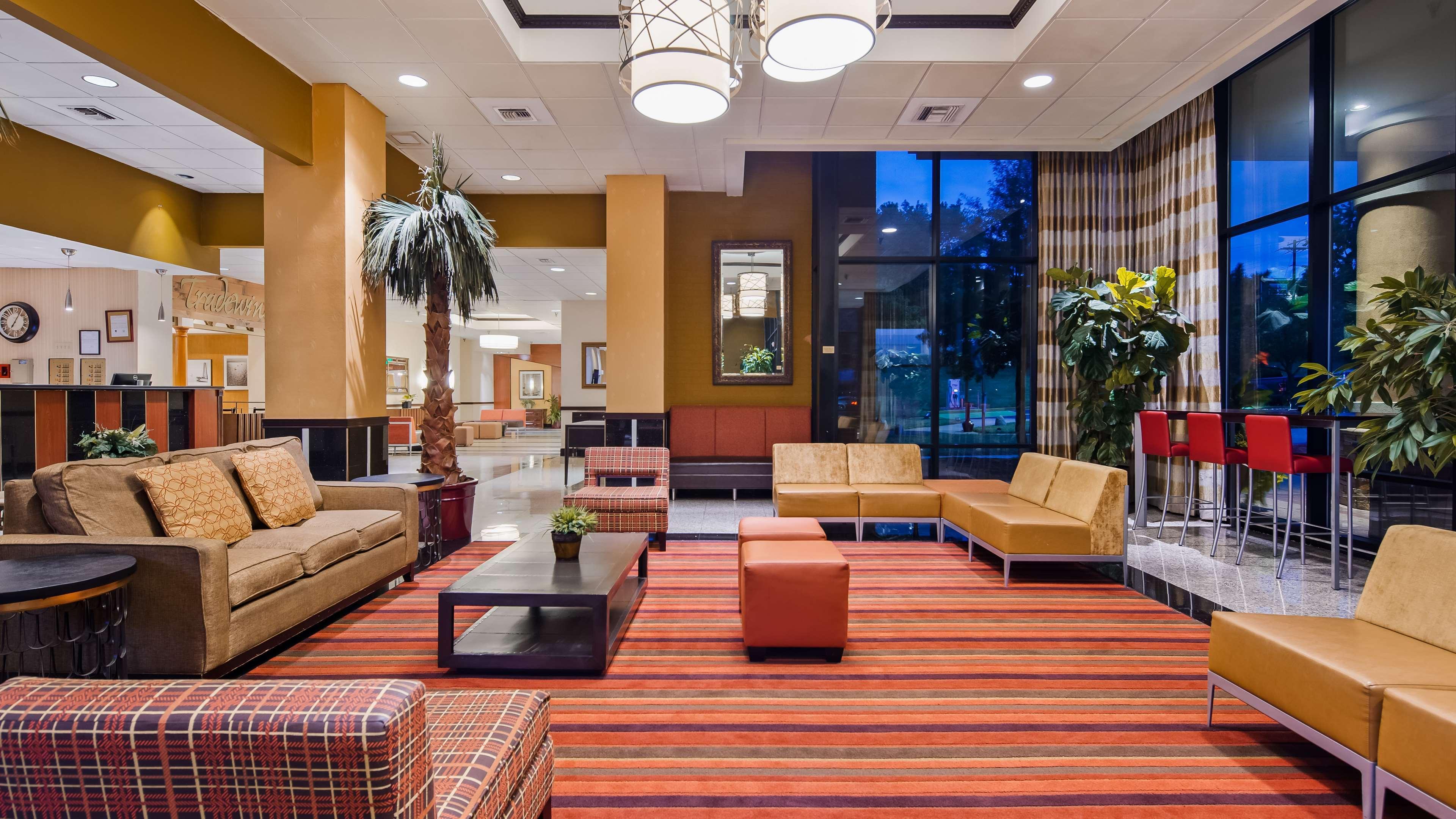 Vista Lobby Best Western Plus Hotel & Conference Center
