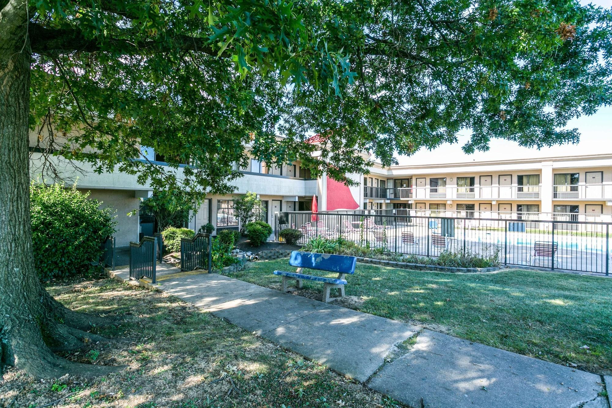 Vista Exterior Americas Best Value Inn Edgewood