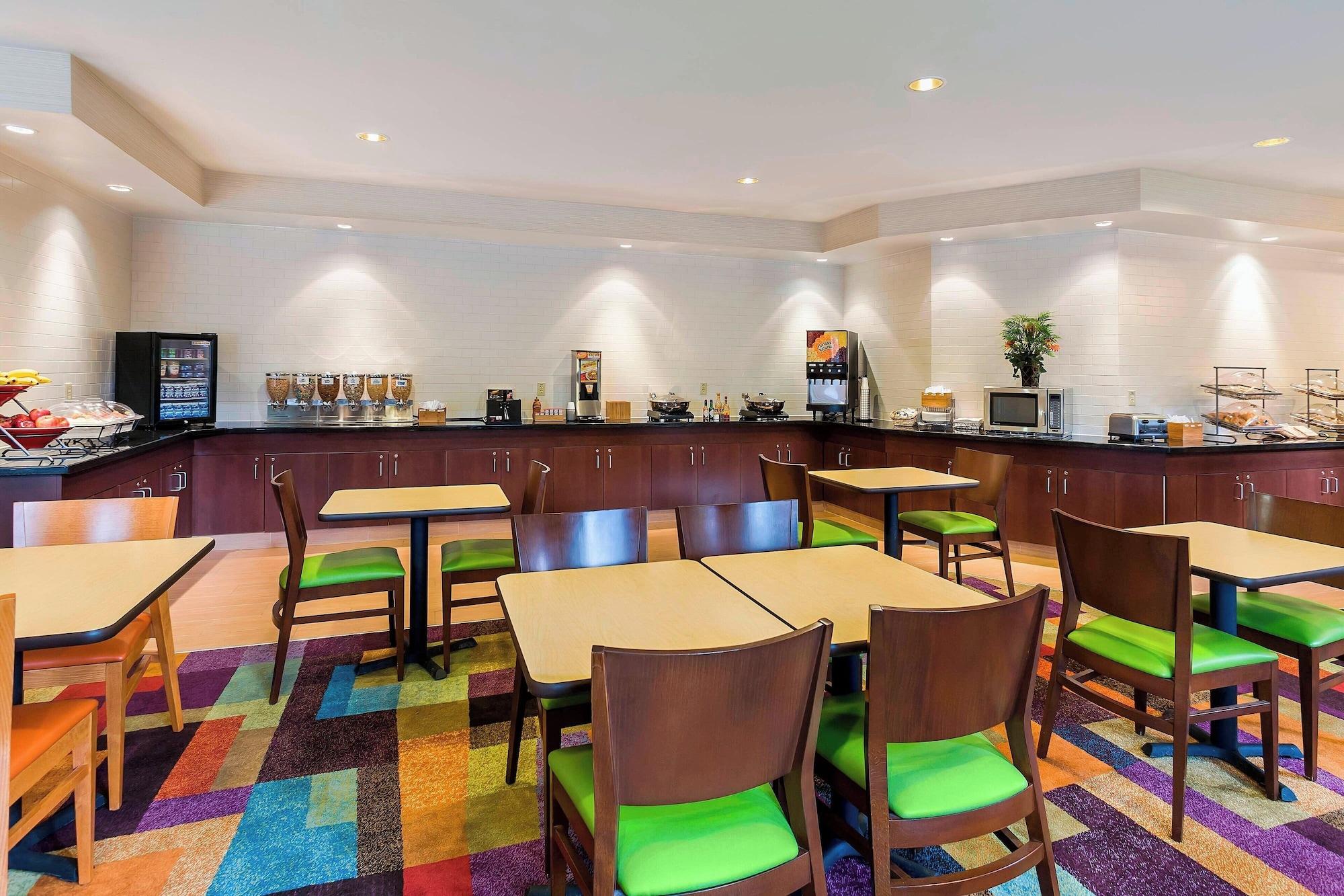 Restaurant Fairfield Inn & Suites Dallas Park Central