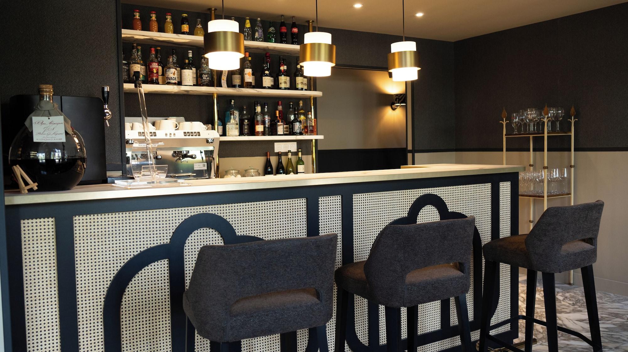 Bar/Salón Hotel Le Faisan Dore