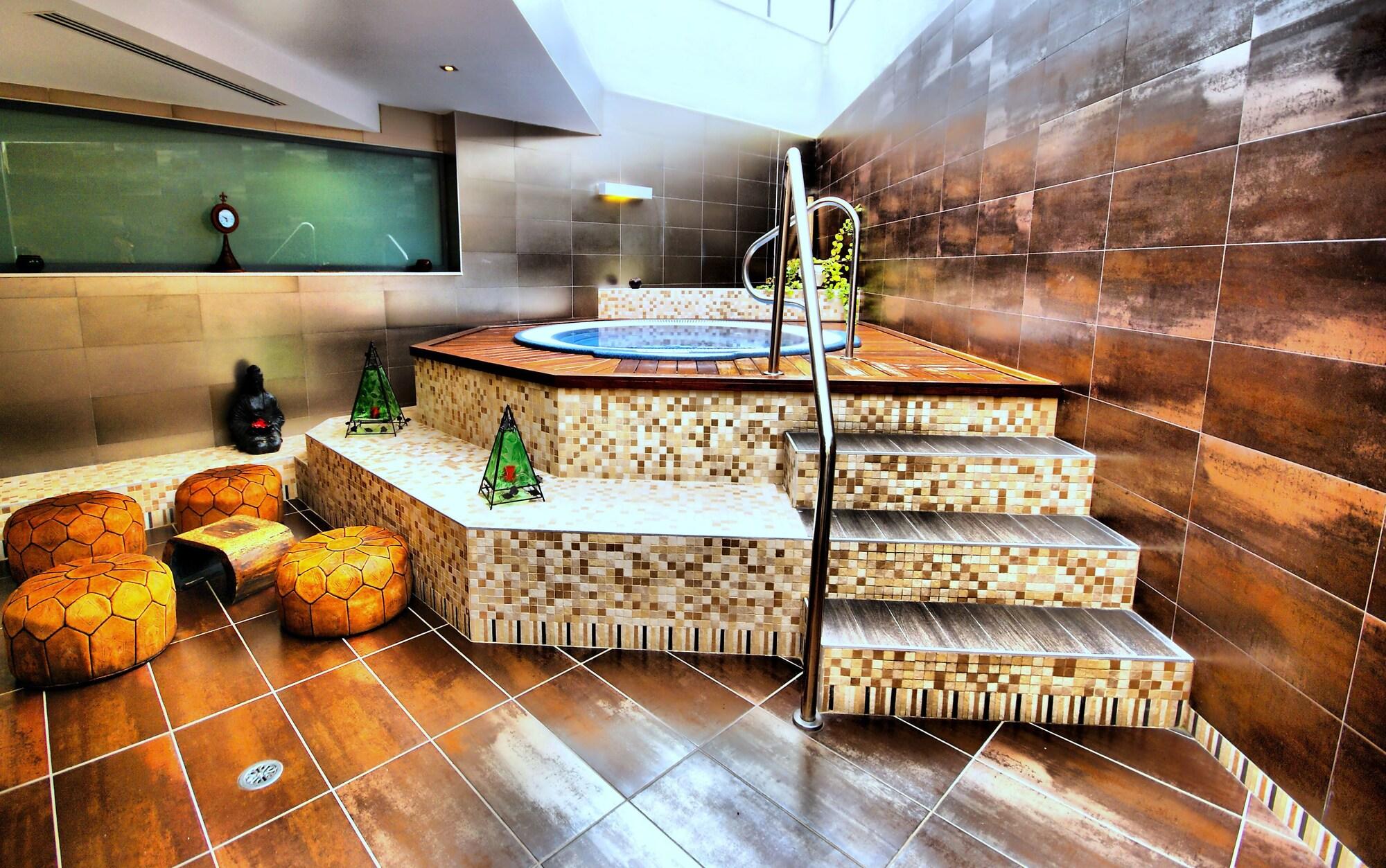 Spa Leo Deluxe Punta Umbría