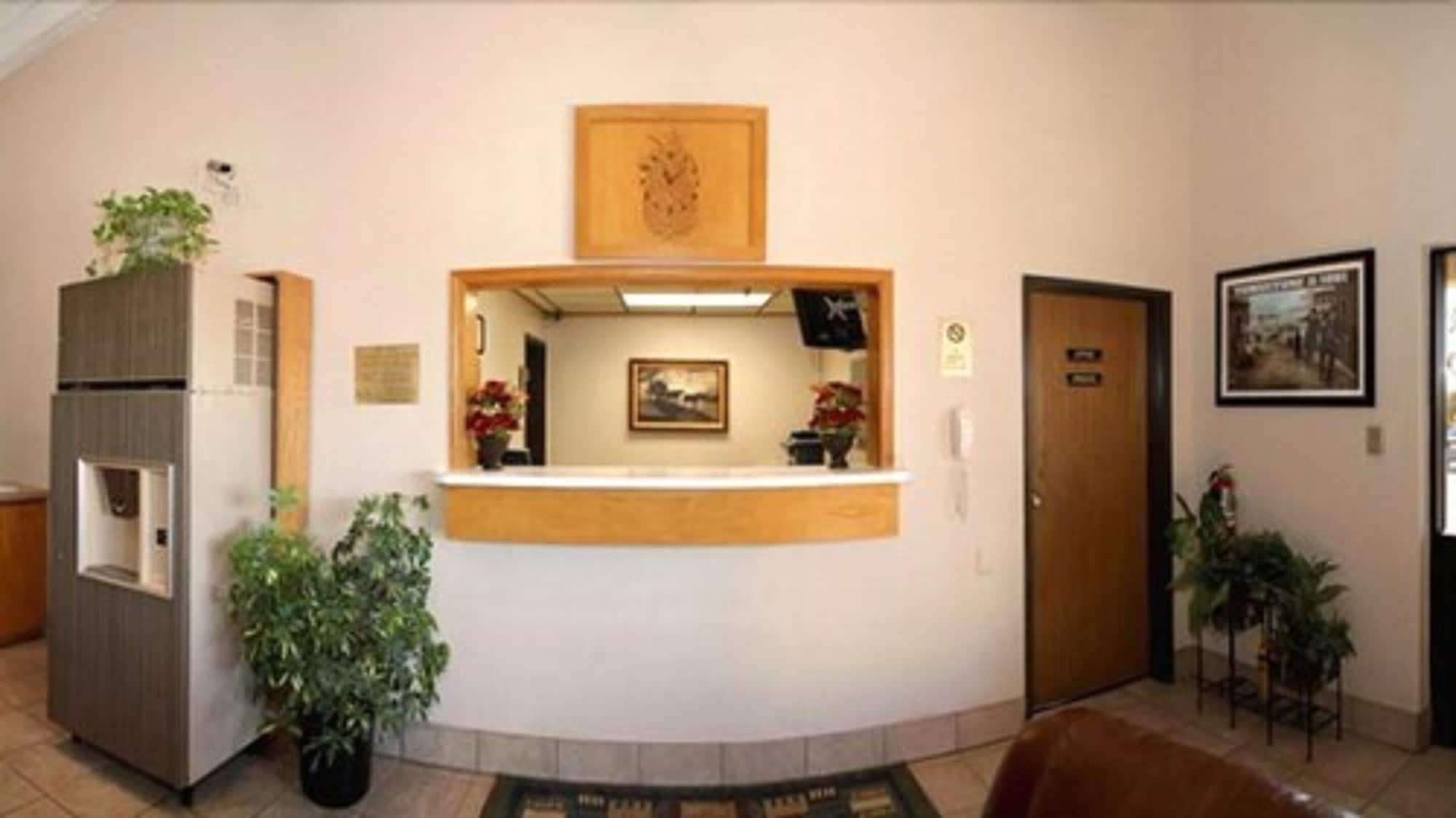 Vista Lobby Super 8 by Wyndham Abilene KS