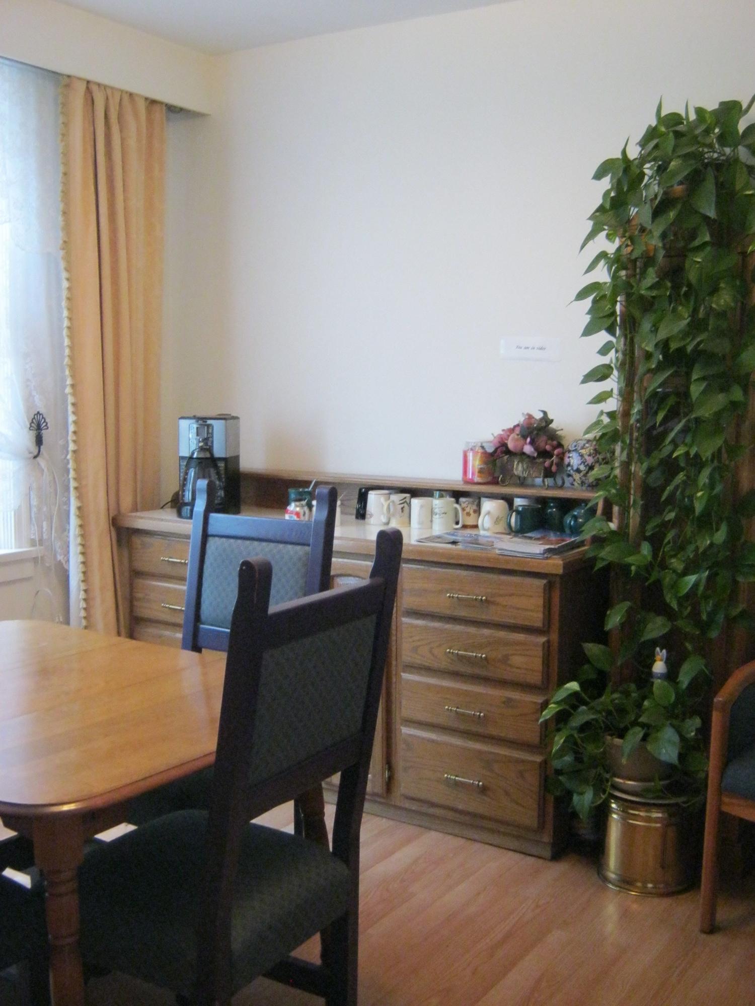 Restaurant Kelowna Okanagan Lake Hostel