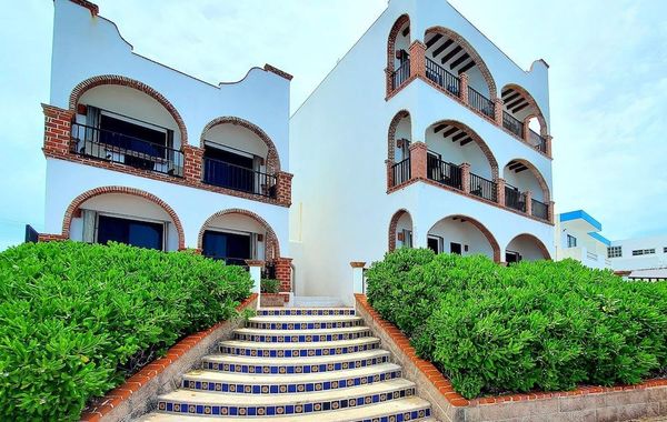 Oceanside Villa "Puebla" with a/c pool in centro 5 min stroll to beach - Hoteles cerca de Playa Norte en Isla Mujeres