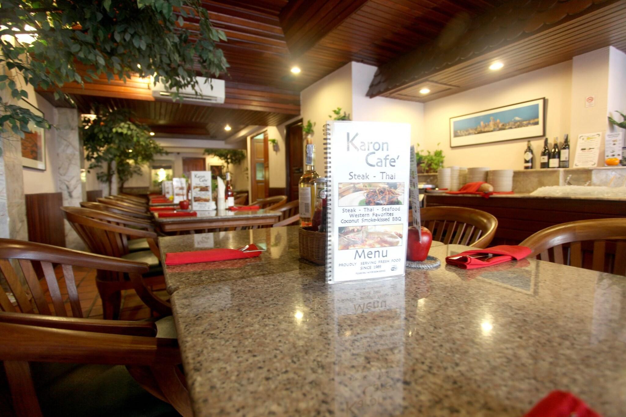 Vista Lobby Karon Café Inn