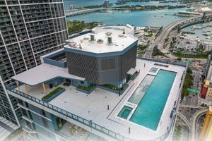 Alojamiento - 501 First Residences Luxury Suites