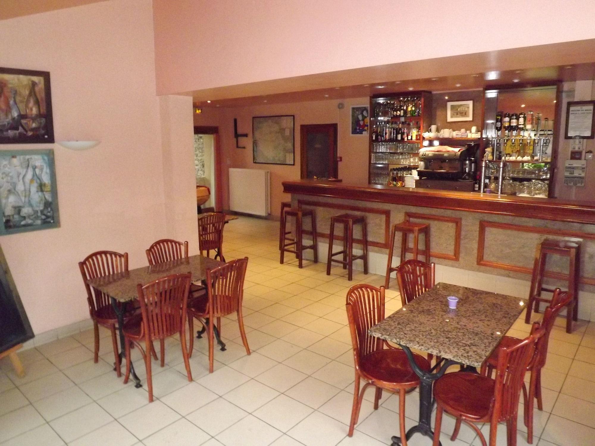Bar/Salón Logis Hostellerie Des Lauriers