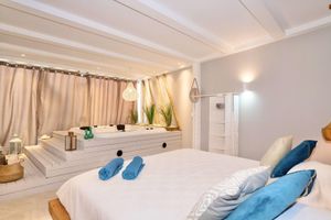 Alquiler Vacacional - Luxury Villa with private HEATED POOL AND SPA 7people