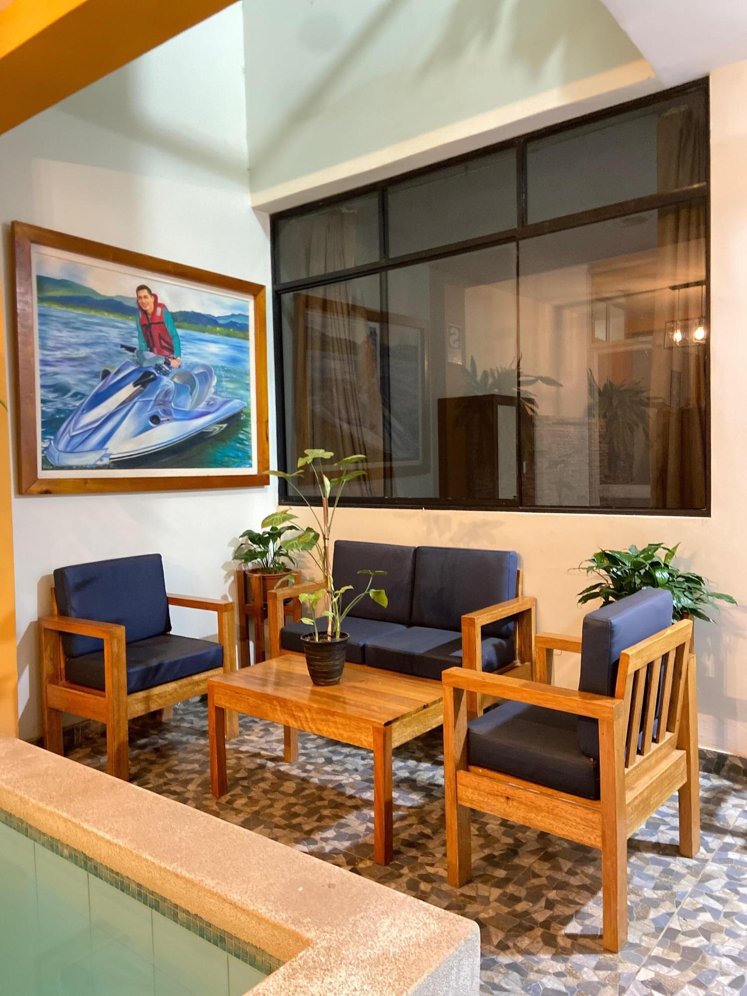 Vista Lobby Fanda Sauce