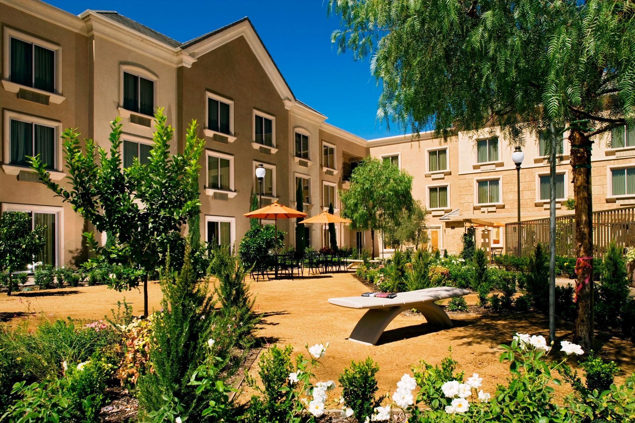 Varios Ayres Hotel Chino Hills