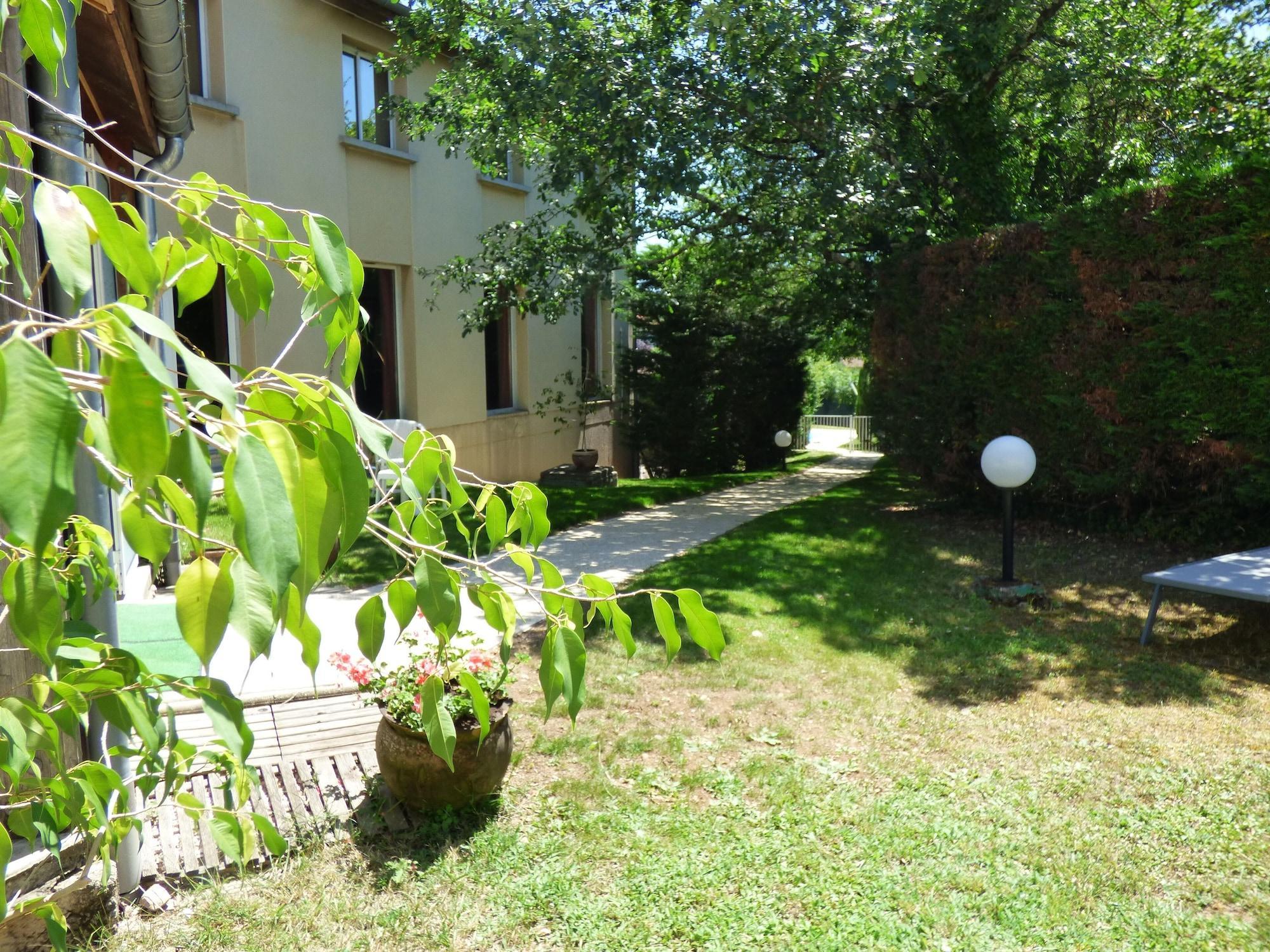 Vista Exterior Inspiration By Balladins Villefranche De Rouergue