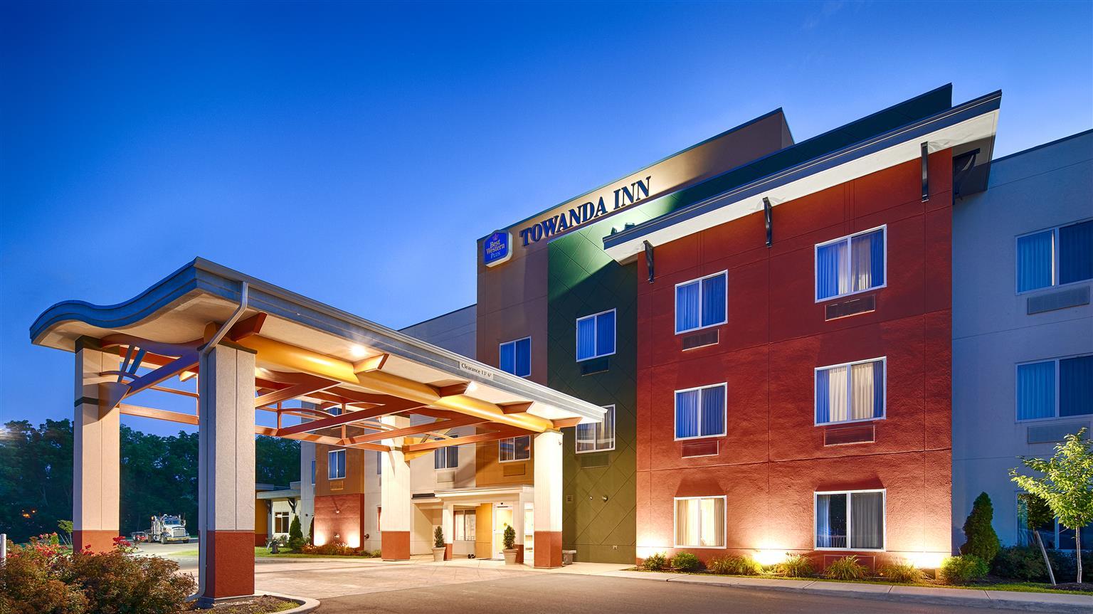 Vista Exterior Paradise Inn & Suites