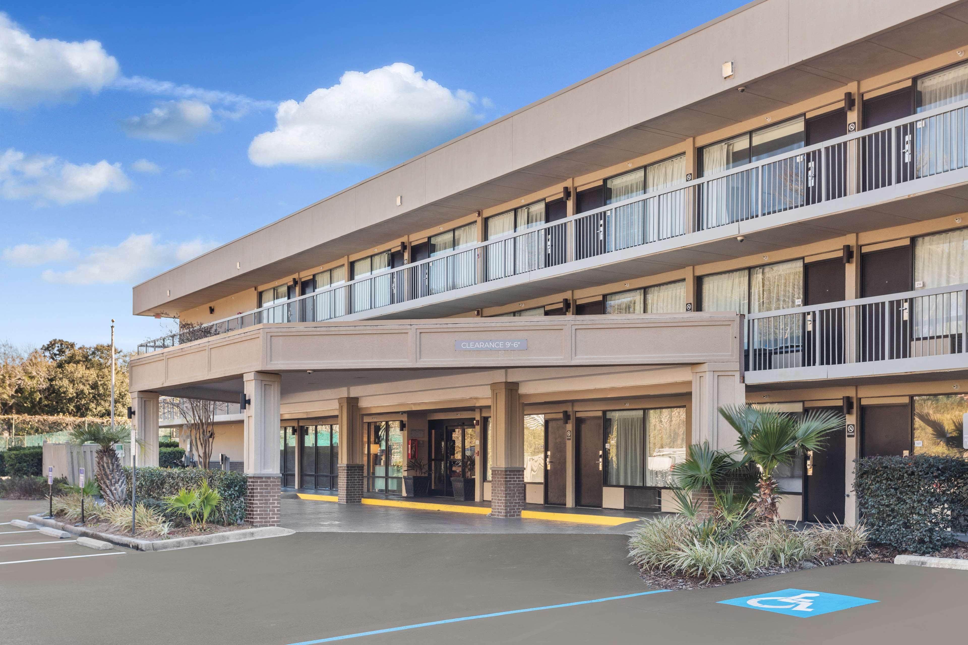 Vista Exterior Spark By Hilton Hilton Head Island
