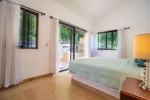 Alquiler Vacacional - Relax in this spacious home in a quiet community with shared pool and BBQ area