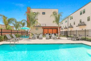 Alquiler Vacacional - New 4BR Townhouse in Bienville Villas