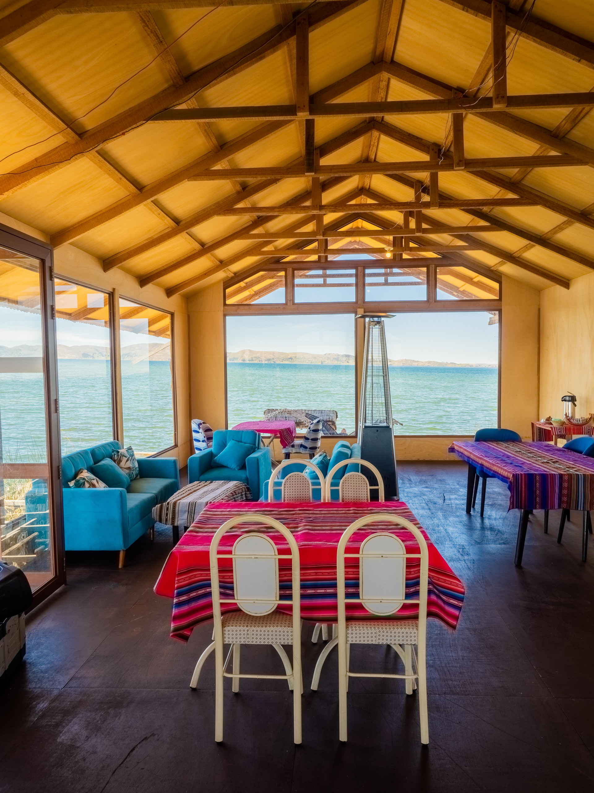 Restaurant Uros Titicaca Lodge Puno Peru